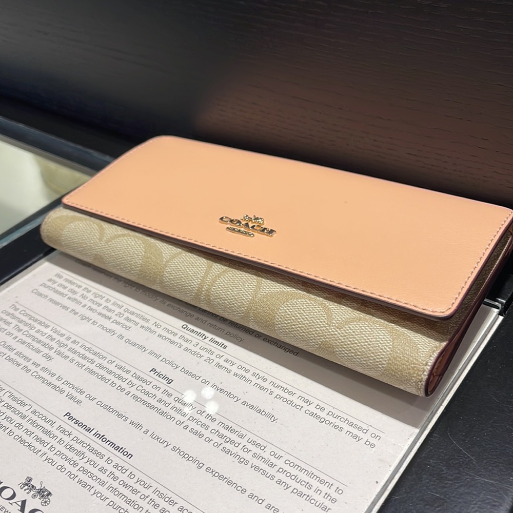 Coach Slim Trifold Wallet In Signature Canvas
IM/Light Khaki/Faded Blush - Picture 3 of 16